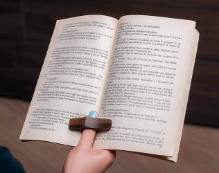 Wooden Page Holder